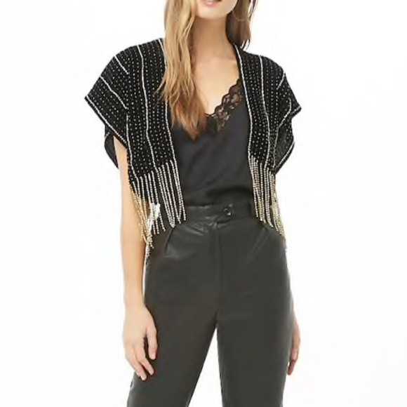 Embellished Velvet Cropped Shall ❄️ - Picture 4 of 5